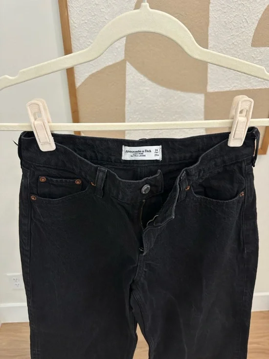 Low Rise Ultra Loose Wide Leg Jeans - Picture 2 of 4